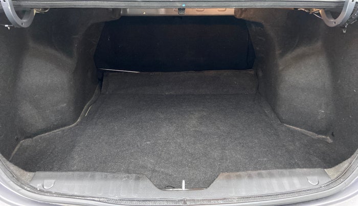 2016 Maruti Ciaz VXI PLUS, Petrol, Manual, 1,17,351 km, Boot Inside
