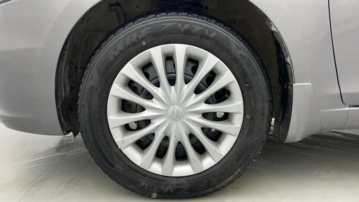 2016 Maruti Ciaz VXI PLUS, Petrol, Manual, 1,17,351 km, Left Front Wheel