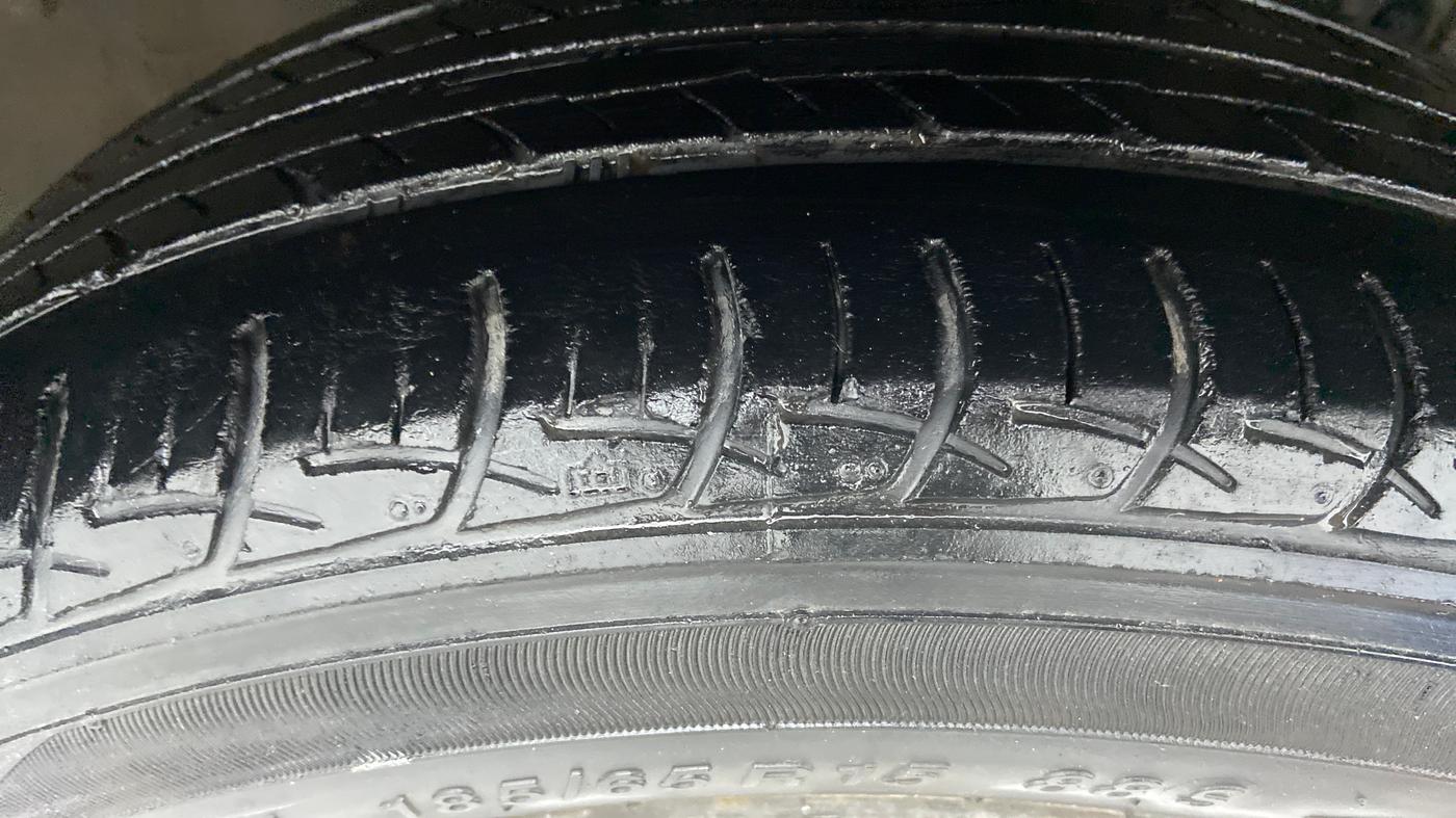 2016 Maruti Ciaz VXI PLUS, Petrol, Manual, 1,17,351 km, Right Front Tyre Tread