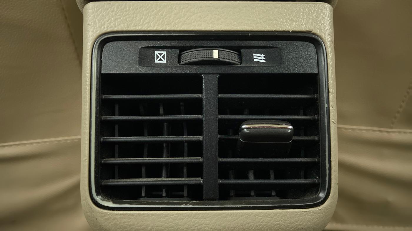 2016 Maruti Ciaz VXI PLUS, Petrol, Manual, 1,17,351 km, Rear AC Vents