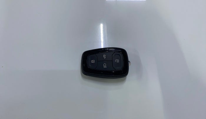 2022 Tata PUNCH ACCOMPLISHED AMT, Petrol, Automatic, 13,104 km, Key Close Up