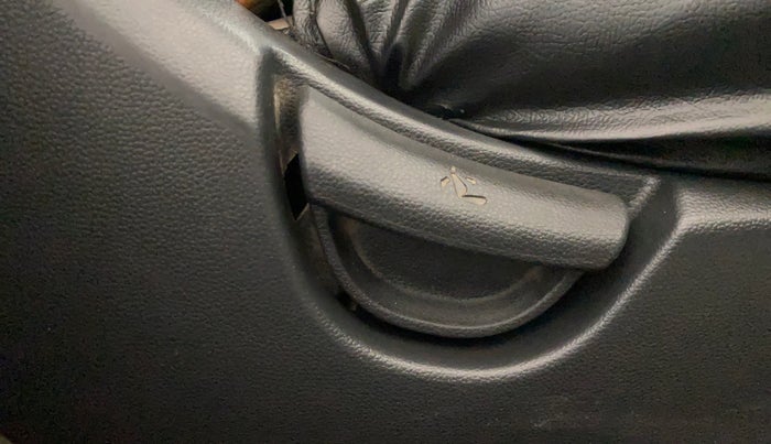 2015 Hyundai Grand i10 SPORTZ 1.2 KAPPA VTVT, CNG, Manual, 1,23,429 km, Driver Side Adjustment Panel