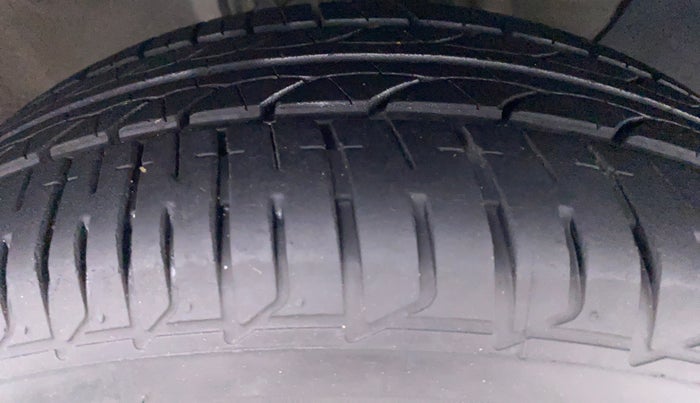2016 Hyundai Elite i20 ASTA 1.2 (O), Petrol, Manual, 91,197 km, Right Front Tyre Tread