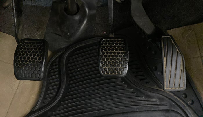 2018 Maruti Alto 800 LXI, Petrol, Manual, 39,904 km, Pedals