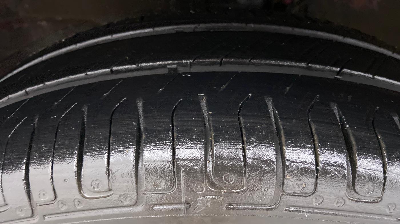 2013 Maruti Wagon R 1.0 VXI, Petrol, Manual, 42,859 km, Left Front Tyre Tread