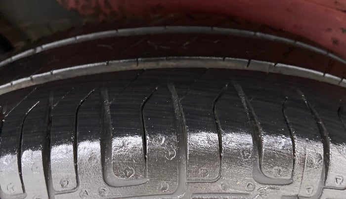 2013 Maruti Wagon R 1.0 VXI, Petrol, Manual, 42,859 km, Right Rear Tyre Tread