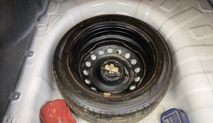 2014 Hyundai Verna FLUIDIC 1.6 CRDI SX AT, Diesel, Automatic, 68,737 km, Spare Tyre