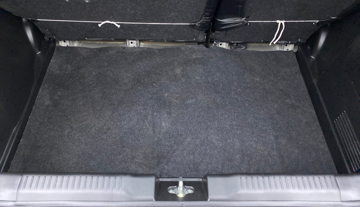 2022 Maruti Swift ZXI (AMT), Petrol, Automatic, 5,086 km, Boot Inside