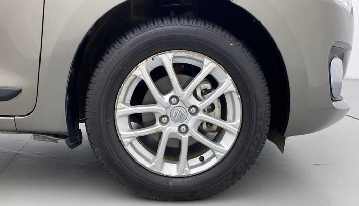 2022 Maruti Swift ZXI (AMT), Petrol, Automatic, 5,086 km, Right Front Wheel