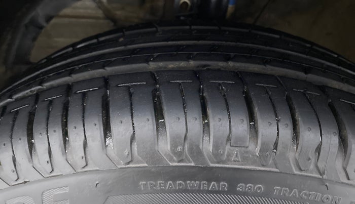 2022 Maruti Swift ZXI (AMT), Petrol, Automatic, 5,086 km, Left Front Tyre Tread
