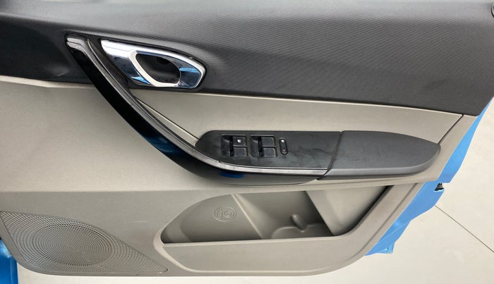 2018 Tata Tiago XZ PETROL, CNG, Manual, 83,340 km, Driver Side Door Panels Control