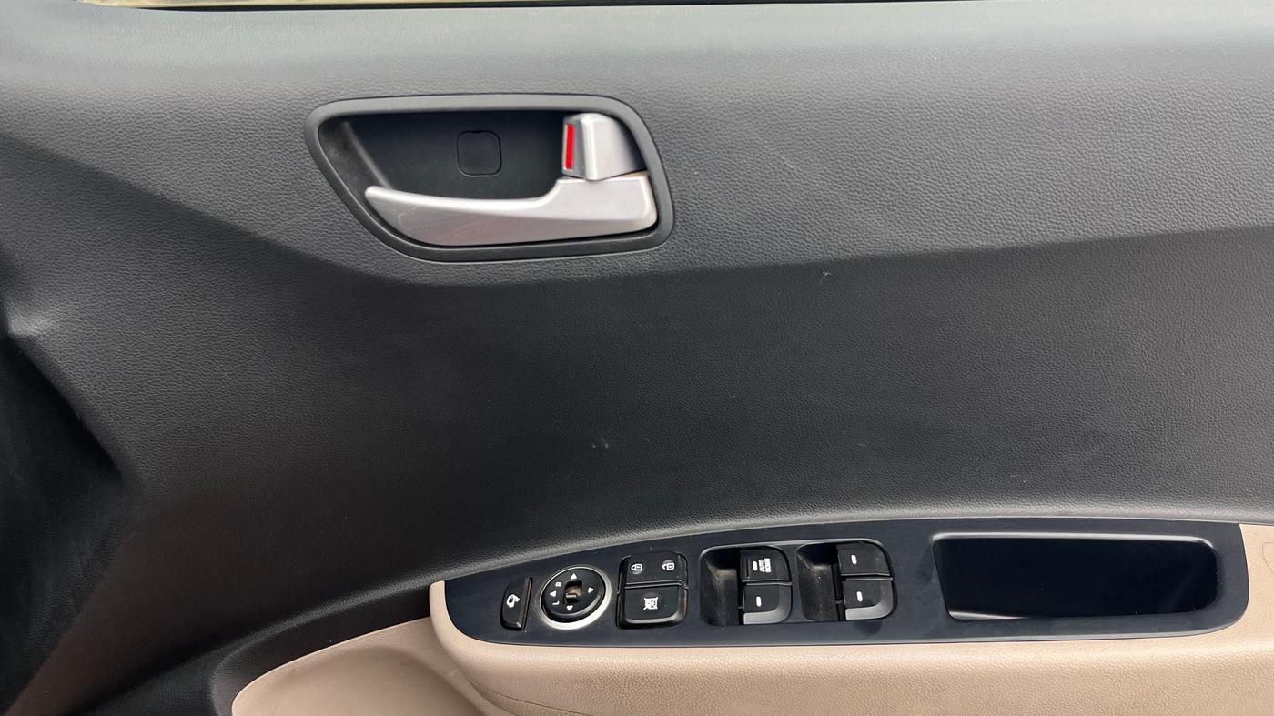2019 Hyundai Grand i10 ASTA 1.2 KAPPA VTVT, Petrol, Manual, 51,489 km, Driver Side Door Panels Control