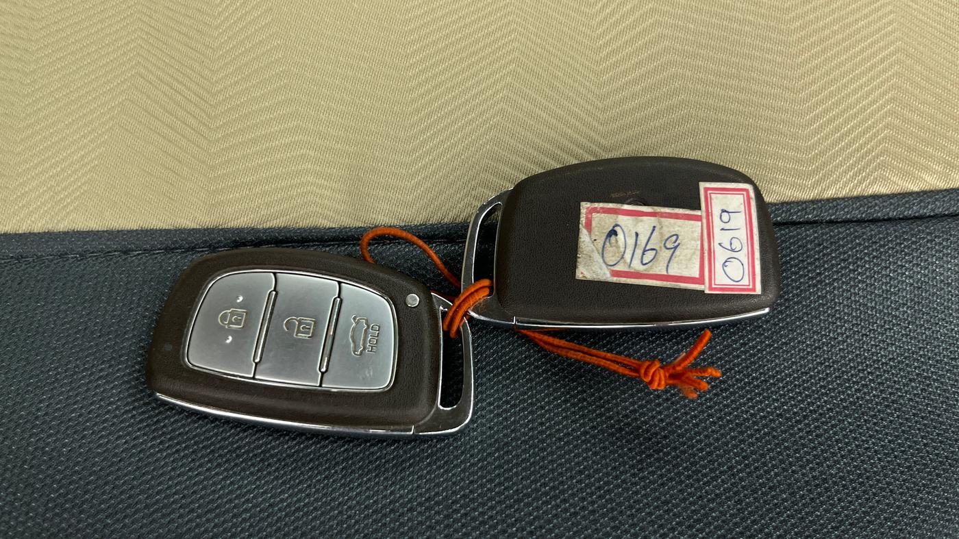 2019 Hyundai Grand i10 ASTA 1.2 KAPPA VTVT, Petrol, Manual, 51,489 km, Key Close Up