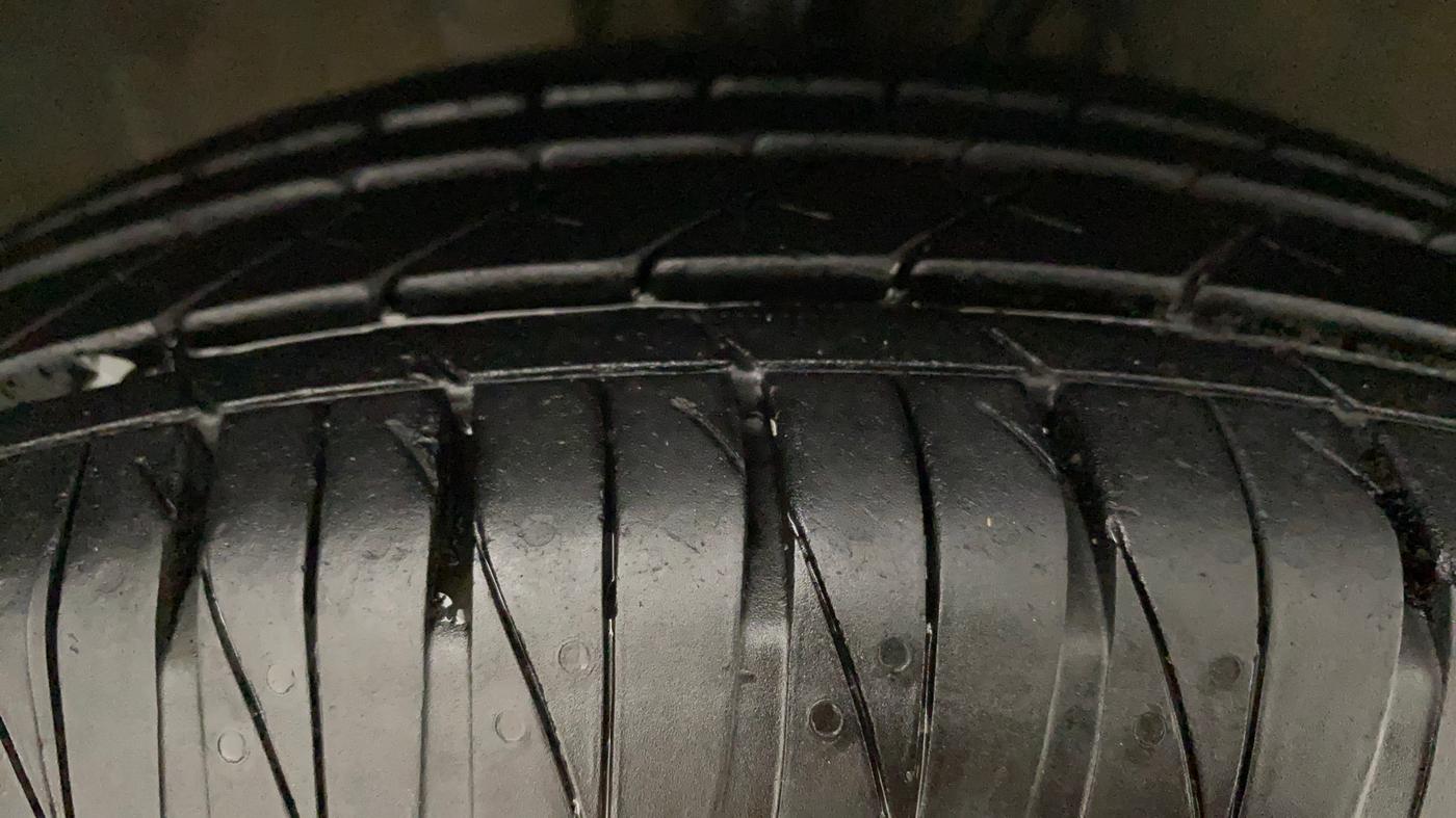 2011 Hyundai i20 ASTA 1.2, Petrol, Manual, 55,902 km, Right Front Tyre Tread