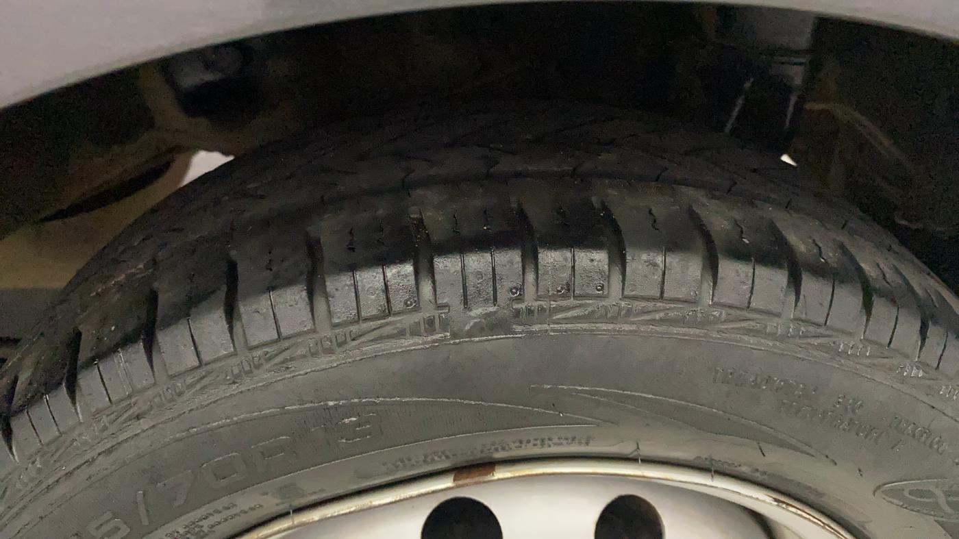 2018 Hyundai Eon ERA +, Petrol, Manual, 28,667 km, Left Rear Tyre Tread