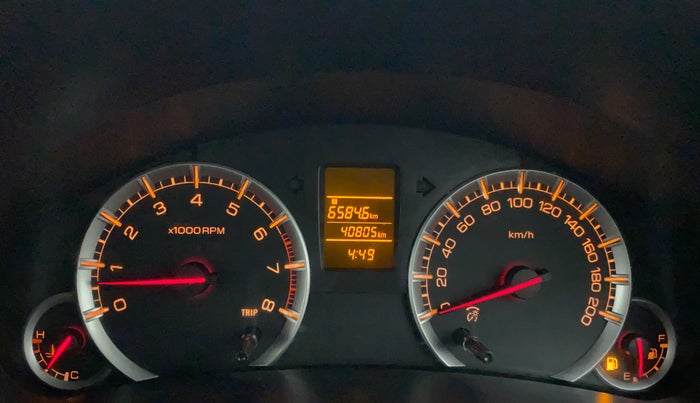 2017 Maruti Swift VXI O, Petrol, Manual, 40,805 km, Odometer Image