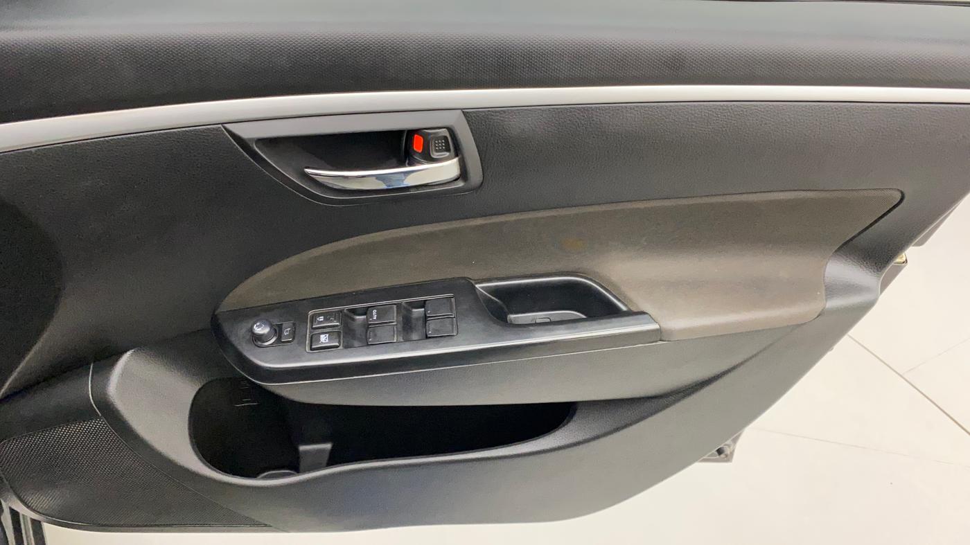 2017 Maruti Swift VXI O, Petrol, Manual, 40,805 km, Driver Side Door Panels Control