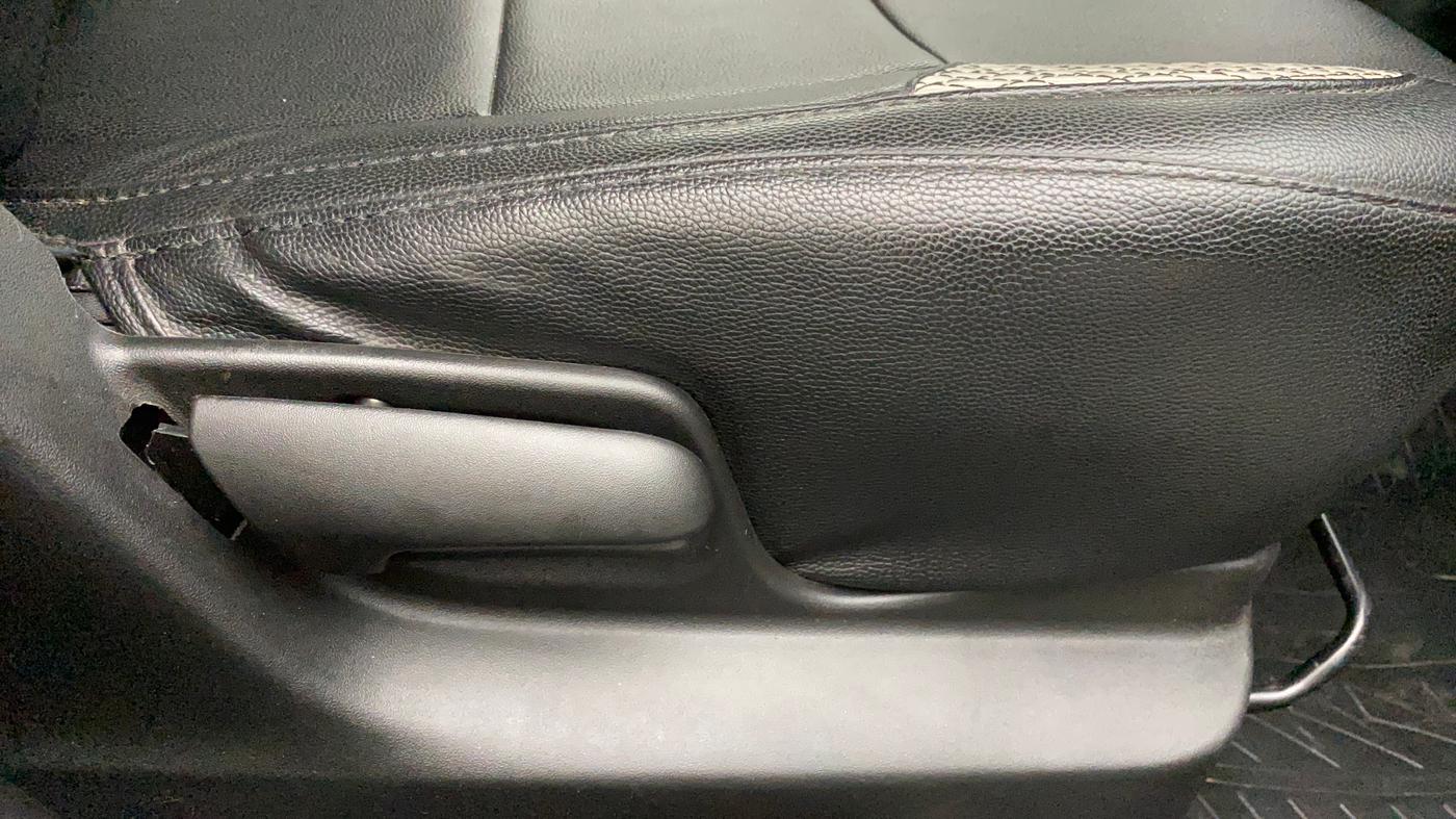 2017 Maruti Swift VXI O, Petrol, Manual, 40,805 km, Driver Side Adjustment Panel