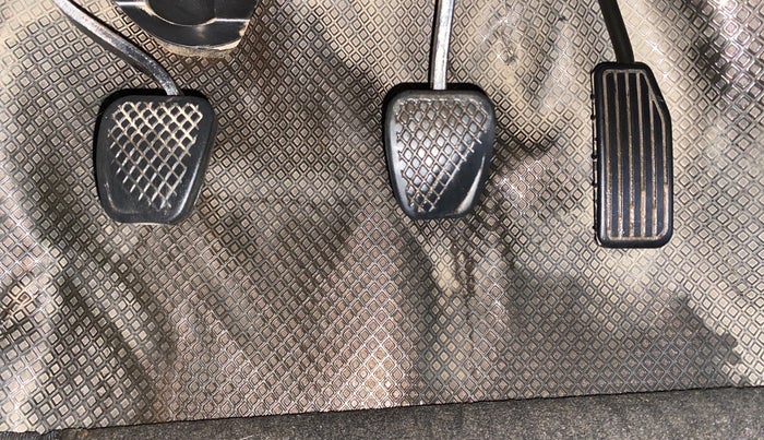 2017 Honda BR-V 1.5L I-VTEC V, Petrol, Manual, 75,974 km, Pedals