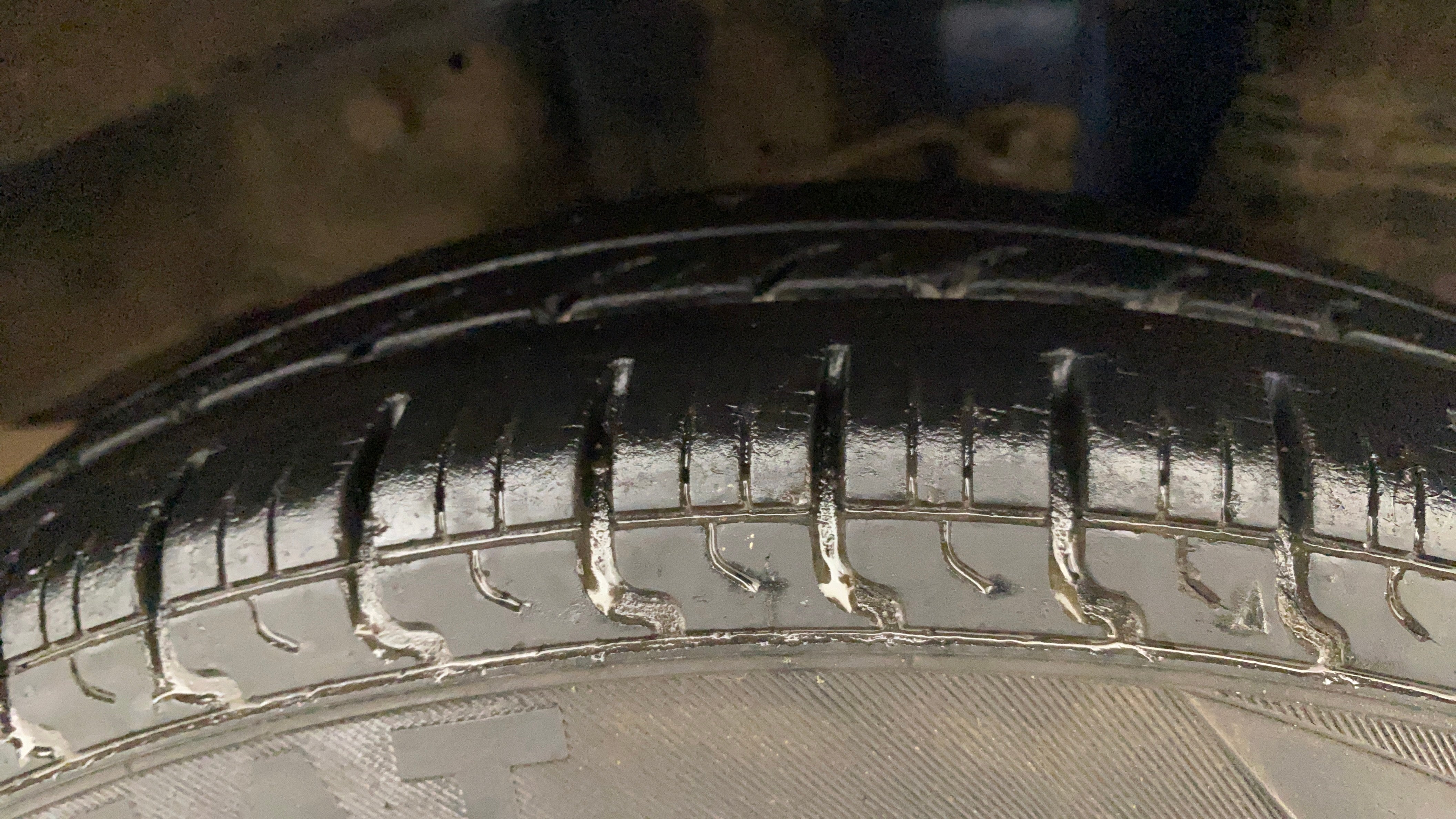 camera-Left-Rear-Tyre-Tread