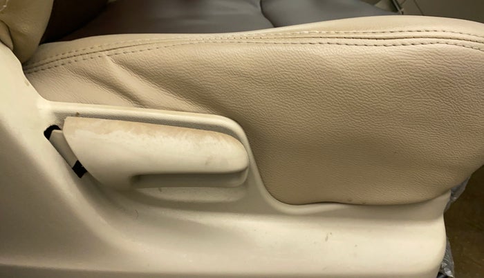 2014 Maruti Ertiga VXI CNG, CNG, Manual, 53,812 km, Driver Side Adjustment Panel