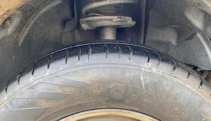2018 Tata Tiago XM PETROL, Petrol, Manual, 76,896 km, Right Front Tyre Tread