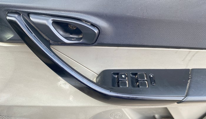 2018 Tata Tiago XM PETROL, Petrol, Manual, 76,896 km, Driver Side Door Panels Control