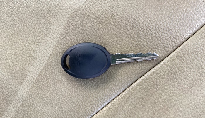 2018 Tata Tiago XM PETROL, Petrol, Manual, 76,896 km, Key Close Up