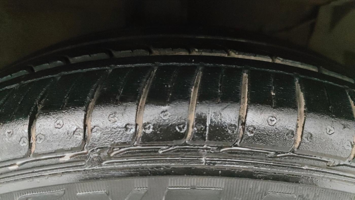 2022 Maruti Ciaz ZETA 1.5 SHVS MT PETROL, Petrol, Manual, 22,213 km, Right Front Tyre Tread