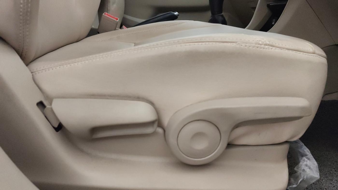 2022 Maruti Ciaz ZETA 1.5 SHVS MT PETROL, Petrol, Manual, 22,213 km, Driver Side Adjustment Panel
