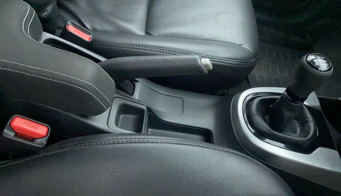 2018 Honda WR-V 1.2 i-VTEC VX MT, Petrol, Manual, 33,714 km, Gear Lever