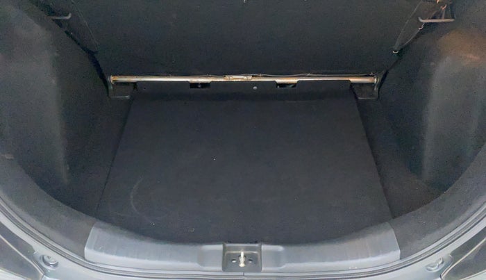 2018 Honda WR-V 1.2 i-VTEC VX MT, Petrol, Manual, 33,714 km, Boot Inside