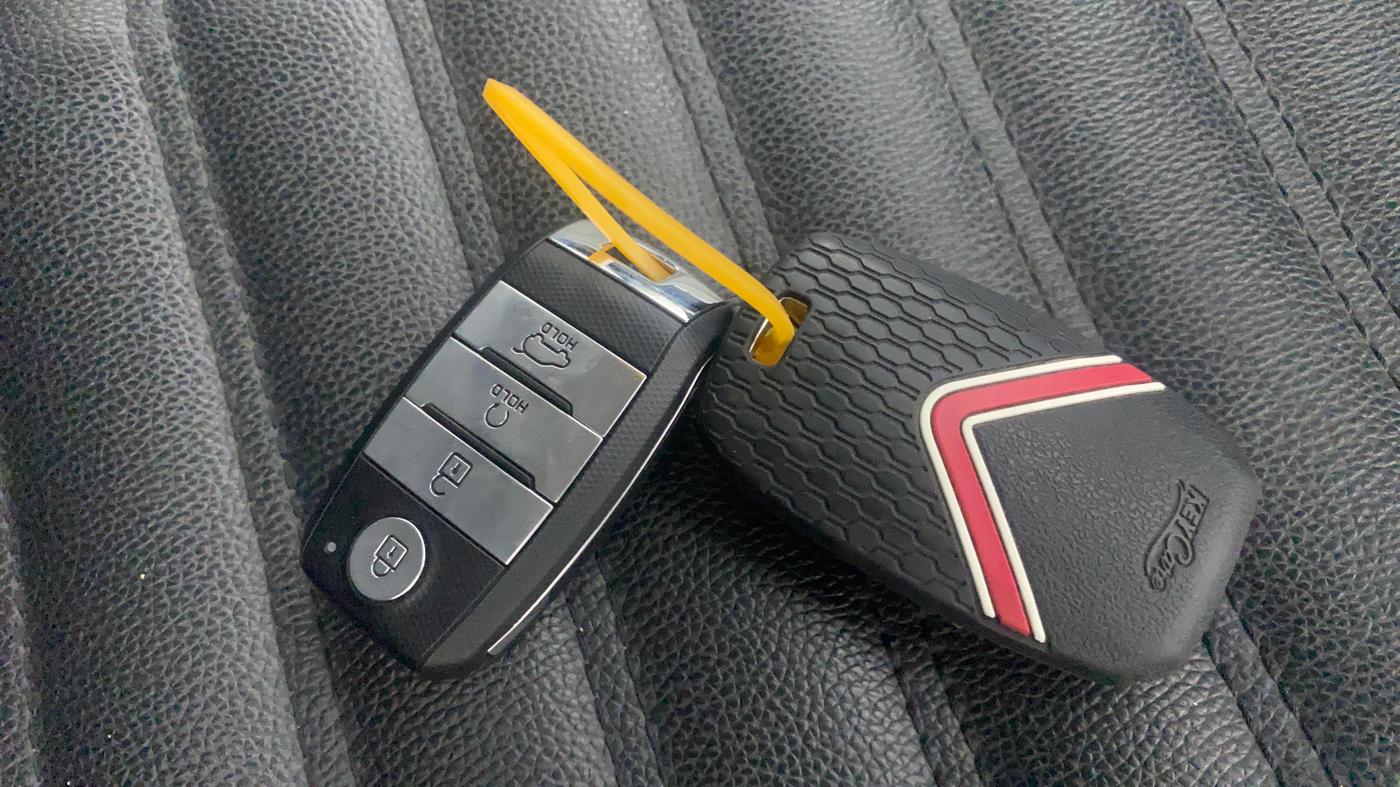 2021 KIA SONET HTX 1.5 AT, Diesel, Automatic, 46,694 km, Key Close Up
