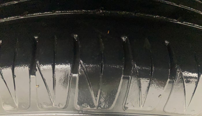 2021 KIA SONET HTX 1.5 AT, Diesel, Automatic, 46,595 km, Left Front Tyre Tread