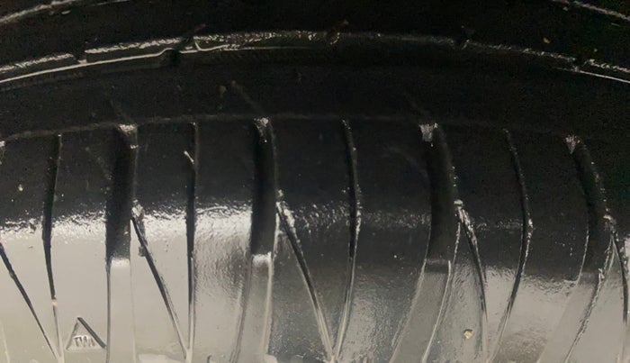 2021 KIA SONET HTX 1.5 AT, Diesel, Automatic, 46,595 km, Right Front Tyre Tread