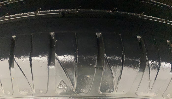 2021 KIA SONET HTX 1.5 AT, Diesel, Automatic, 46,595 km, Right Rear Tyre Tread