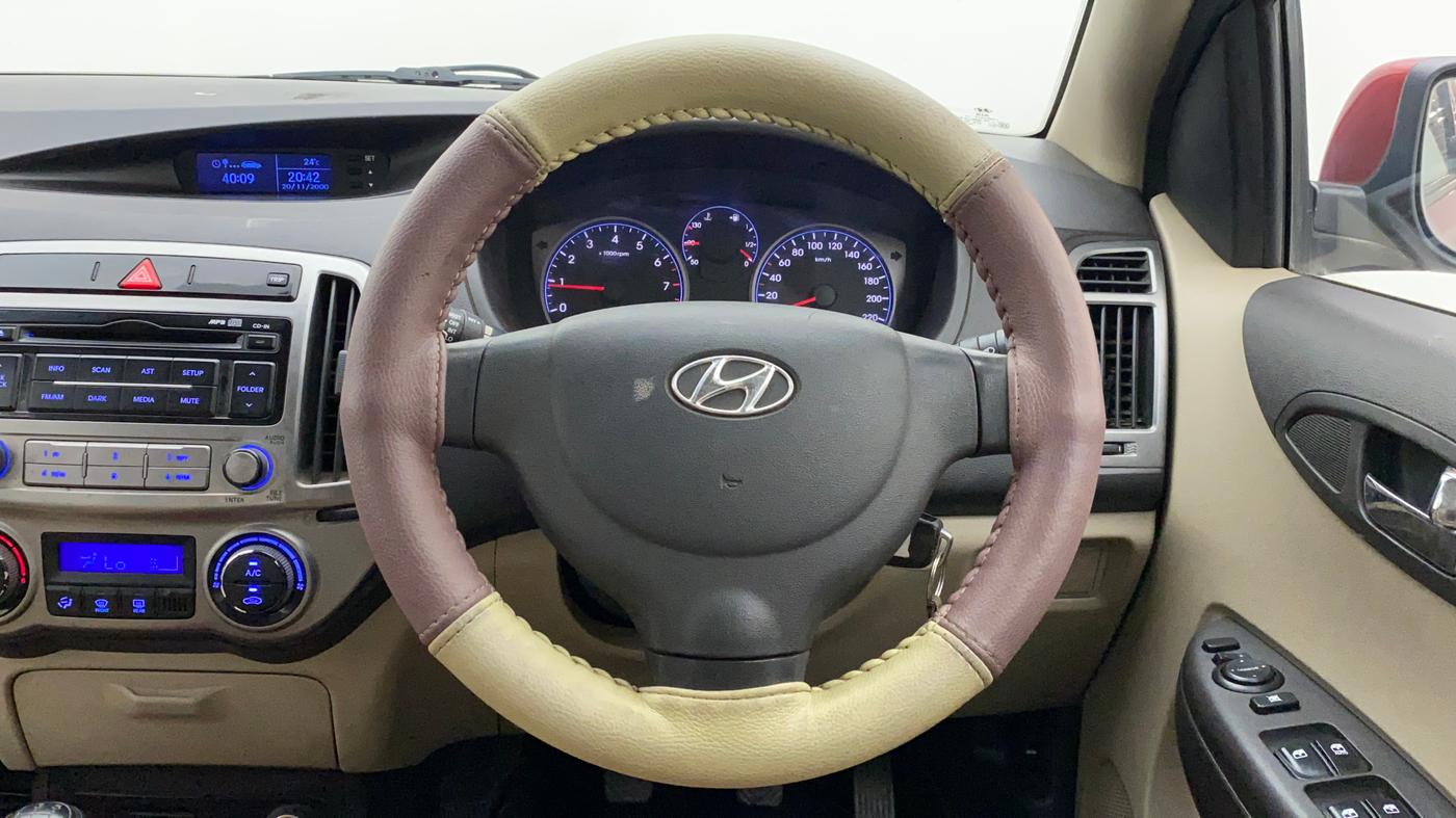 2013 Hyundai i20 MAGNA (O) 1.2, Petrol, Manual, 96,260 km, Steering Wheel Close Up