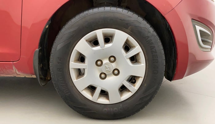 2013 Hyundai i20 MAGNA (O) 1.2, Petrol, Manual, 96,260 km, Right Front Wheel
