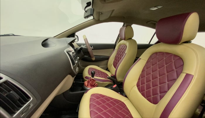 2013 Hyundai i20 MAGNA (O) 1.2, Petrol, Manual, 96,260 km, Right Side Front Door Cabin