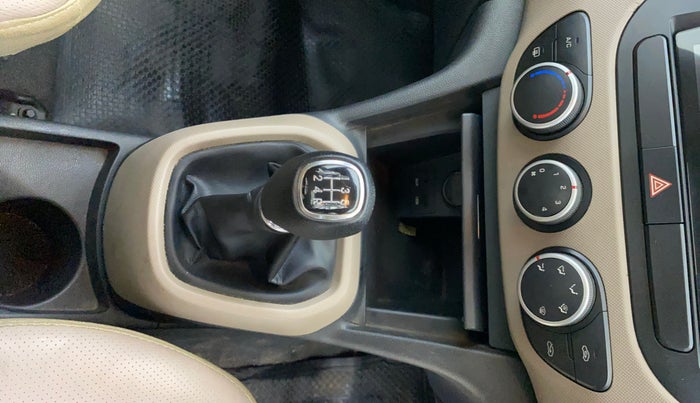 2014 Hyundai Xcent S 1.2, Petrol, Manual, 37,575 km, Gear Lever