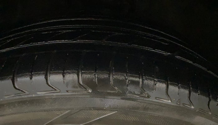 2016 Toyota Corolla Altis G CVT PETROL, Petrol, Automatic, 57,505 km, Left Front Tyre Tread