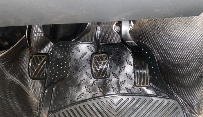 2015 Maruti Ritz VXI, Petrol, Manual, 1,33,317 km, Pedals