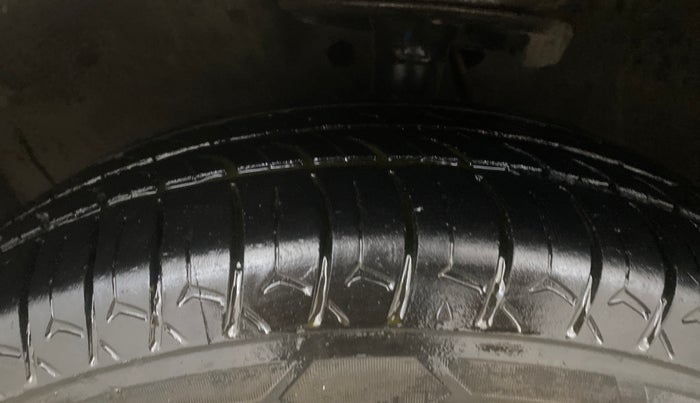 2015 Maruti Ritz VXI, Petrol, Manual, 1,33,317 km, Left Front Tyre Tread