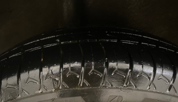 2015 Maruti Ritz VXI, Petrol, Manual, 1,33,317 km, Right Rear Tyre Tread
