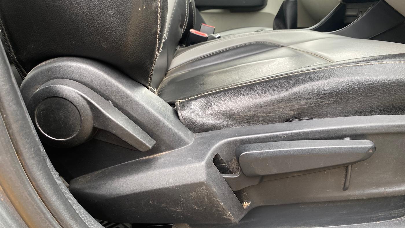 2023 Tata ALTROZ XM PLUS SUNROOF, CNG, Manual, 35,209 km, Driver Side Adjustment Panel