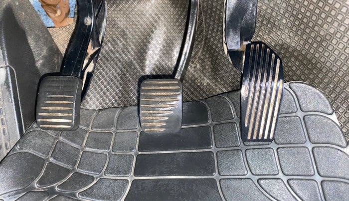 2018 Jeep Compass SPORT 1.4 PETROL, Petrol, Manual, 1,03,341 km, Pedals