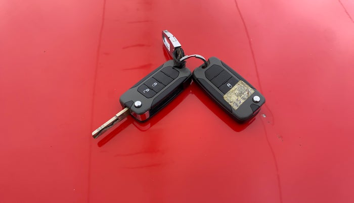 2018 Jeep Compass SPORT 1.4 PETROL, Petrol, Manual, 1,03,341 km, Key Close Up