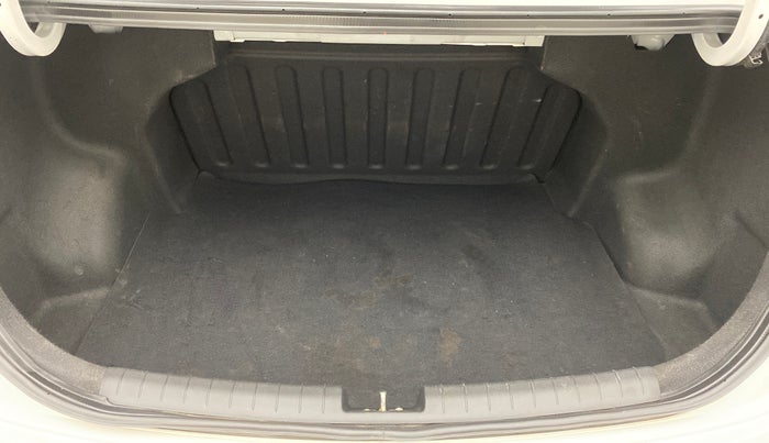 2018 Hyundai Xcent SX 1.2, Petrol, Manual, 38,601 km, Boot Inside