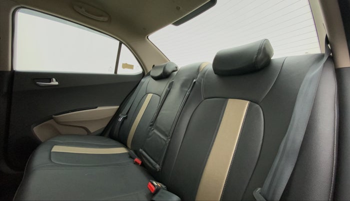 2018 Hyundai Xcent SX 1.2, Petrol, Manual, 38,601 km, Right Side Rear Door Cabin