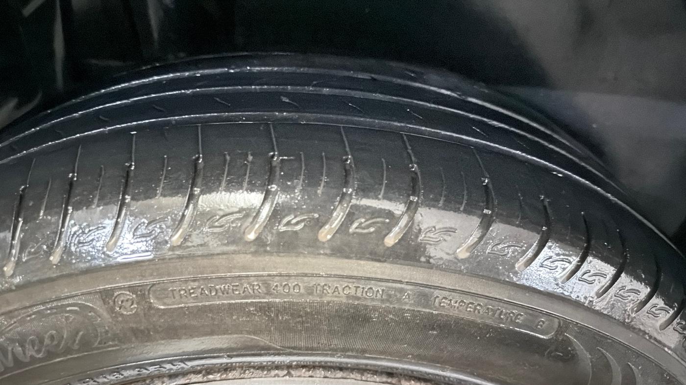 2023 Maruti BREZZA LXI SMART HYBRID, Petrol, Manual, 41,844 km, Right Rear Tyre Tread
